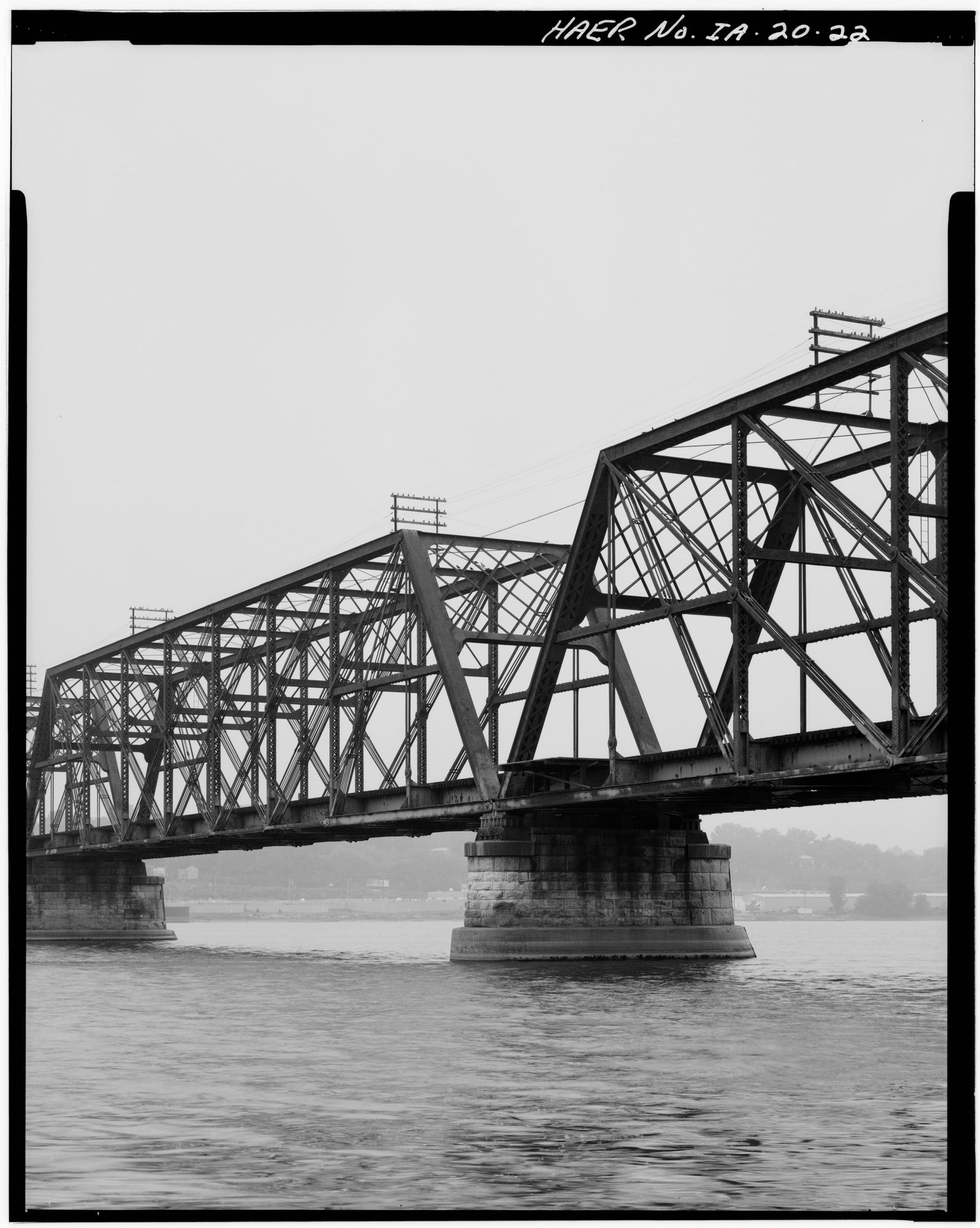 Endpost details of 250-foot spans, previous bridge
